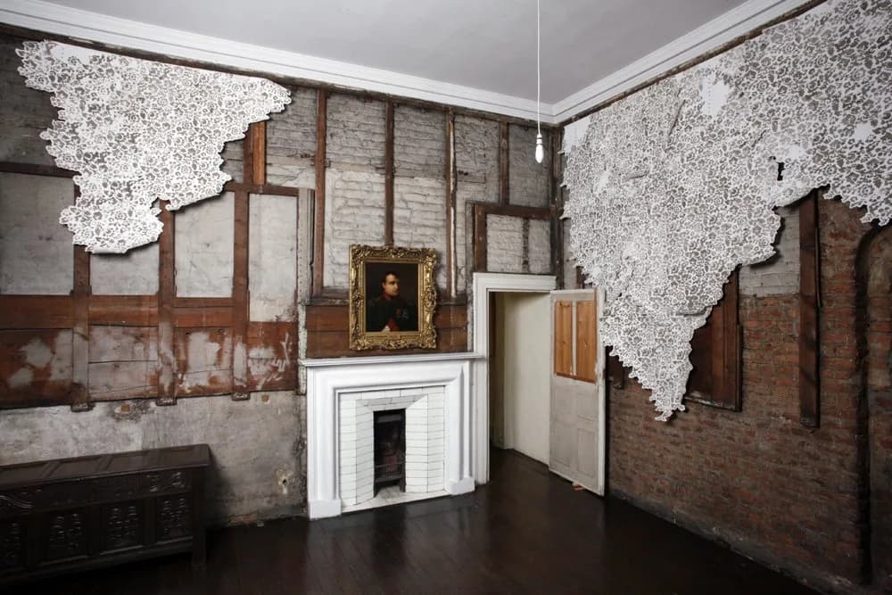 Catherine Bertola, Layer/s, lost without trace, 2009